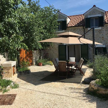 Holiday Home Cvita Lozovac Buitenkant foto