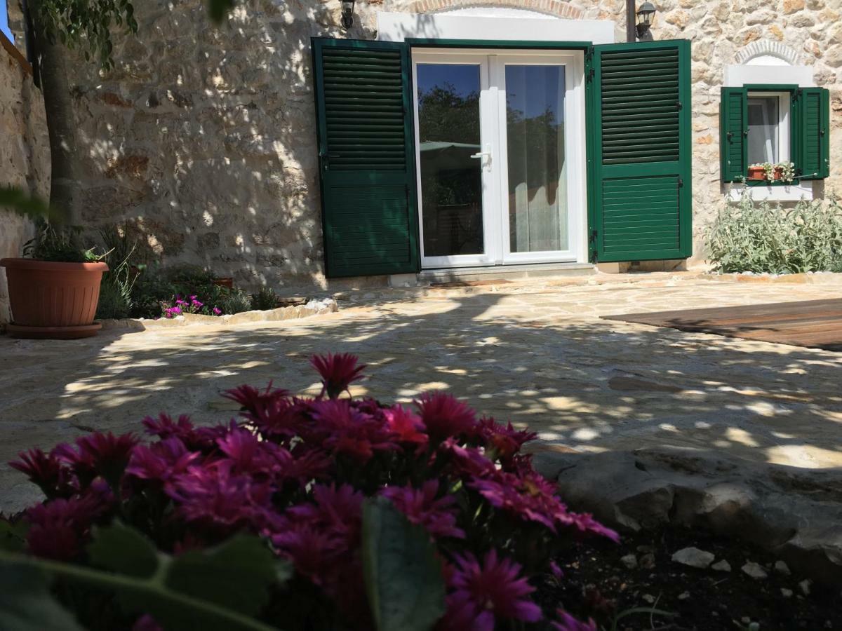 Holiday Home Cvita Lozovac Buitenkant foto