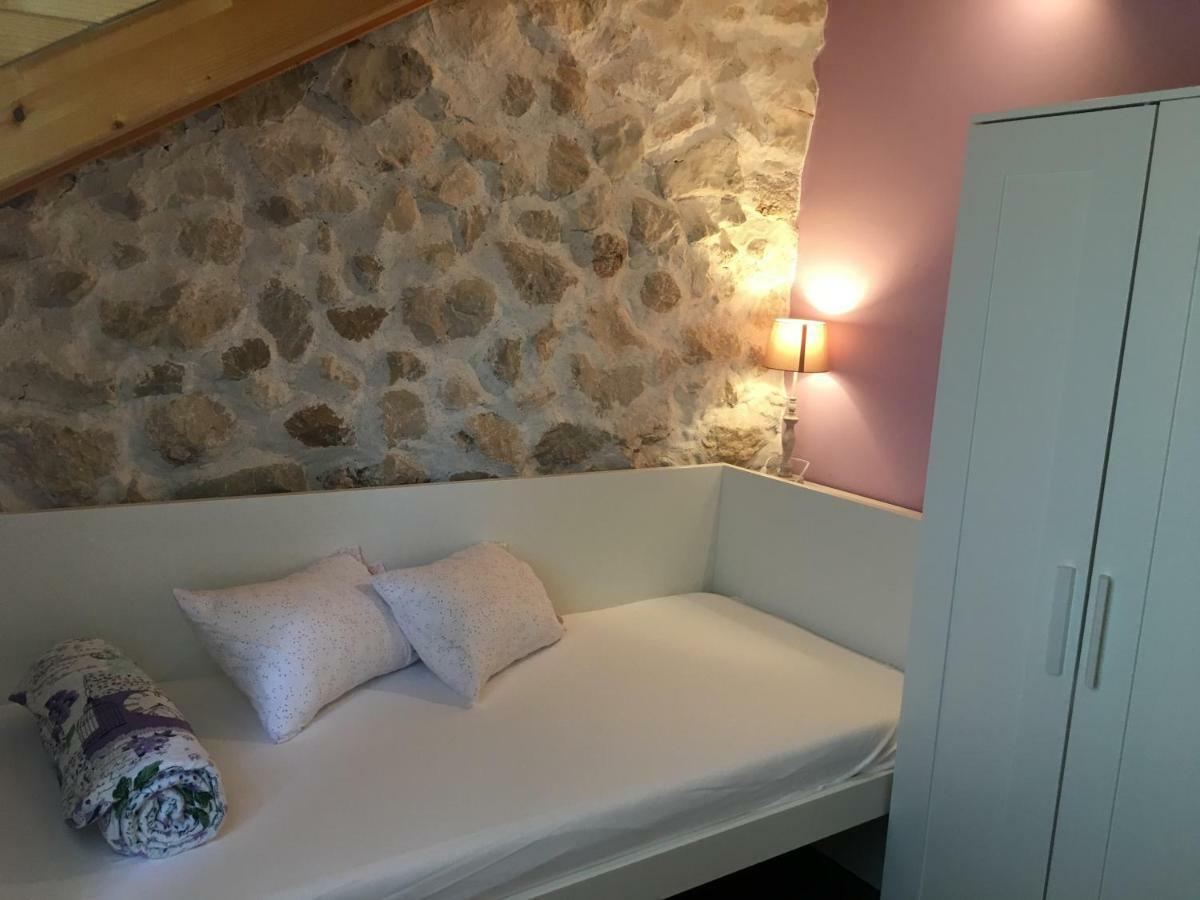 Holiday Home Cvita Lozovac Buitenkant foto