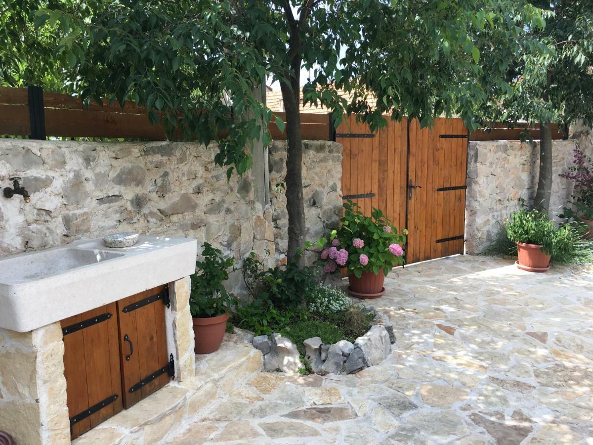 Holiday Home Cvita Lozovac Buitenkant foto